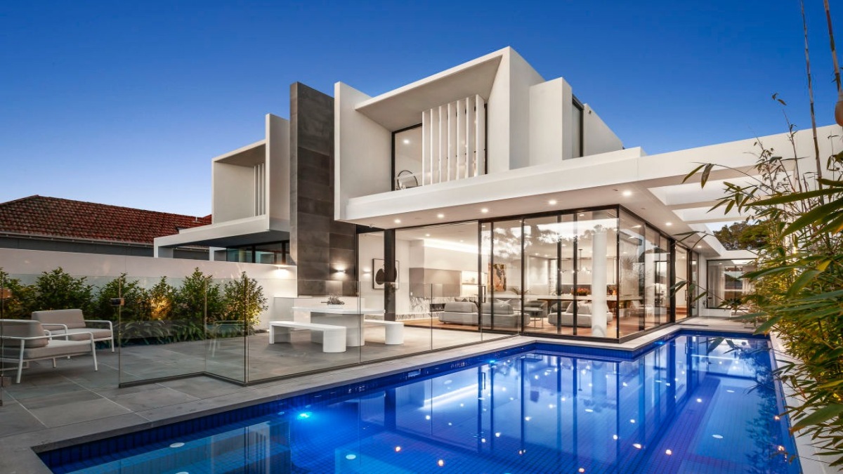 Divesting Investment Properties? Cash Property Buyers Simplify Sales in Long Beach