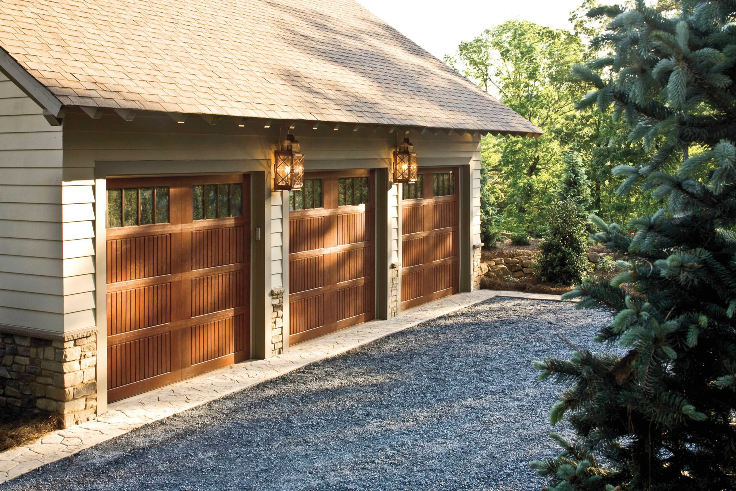 can a damaged garage door be repaired